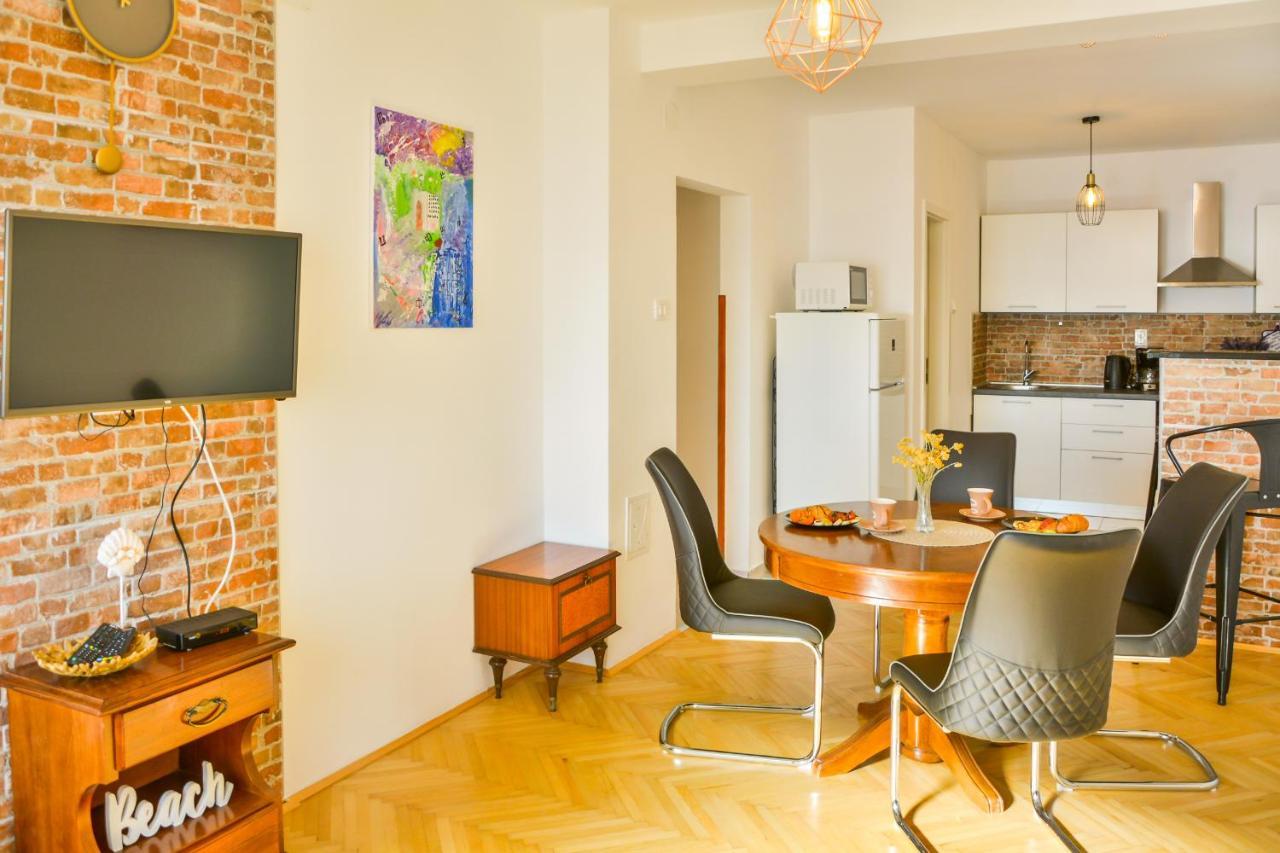 Apartmani Krijesnica Senj  Luaran gambar