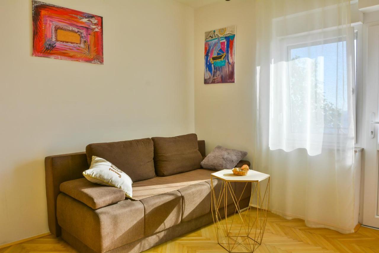Apartmani Krijesnica Senj  Luaran gambar