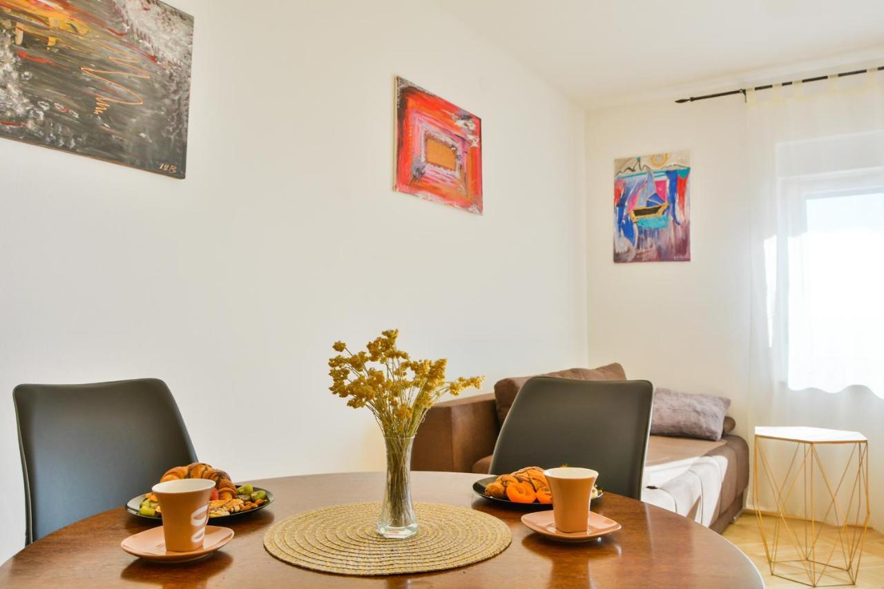 Apartmani Krijesnica Senj  Luaran gambar